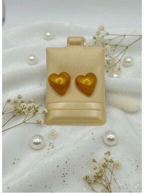 Heart Stud Earrings Amber Gold Tone Resin NWOT Cute Minimalist Jewelry